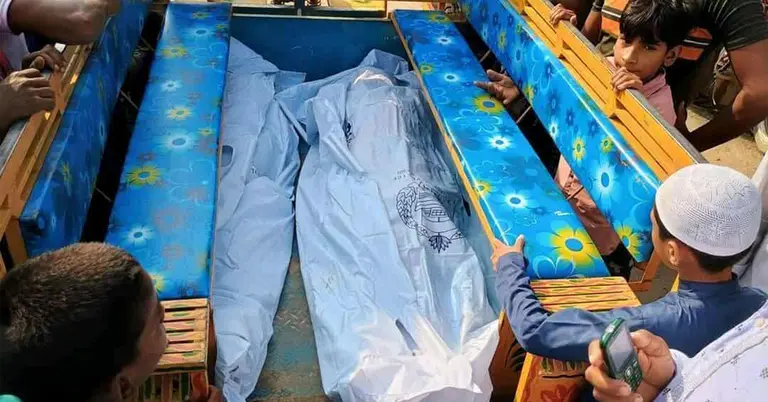 ঘর থেকে উদ্ধার করা স্বামী-স্ত্রীর মরদেহ